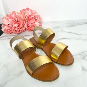 ❗️NWOT❗️& OTHER STORIES WIDE STRAP METALLIC SANDALS